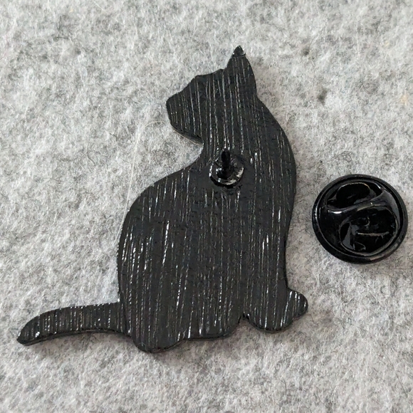 Flower Cat Pin Enamel Lapel Brooch - Picture 2 of 3